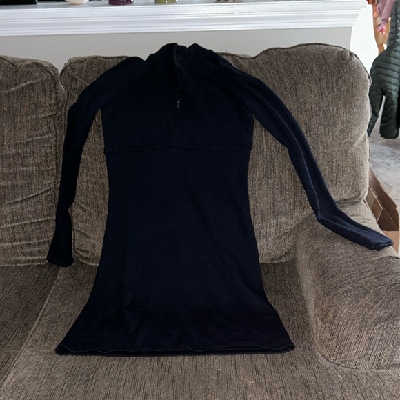 Cute little navy blue sweater dress by Athleta. Has thumb holes! Size xsmall - Picture 1 of 6